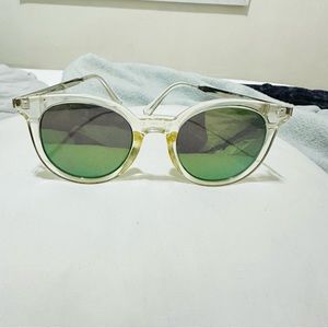 Ocar de la renta sunglasses